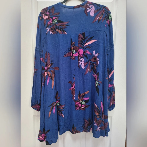Free People Tree Swing Blue Foral Oversized Tunic Size XS - Picture 2 of 3